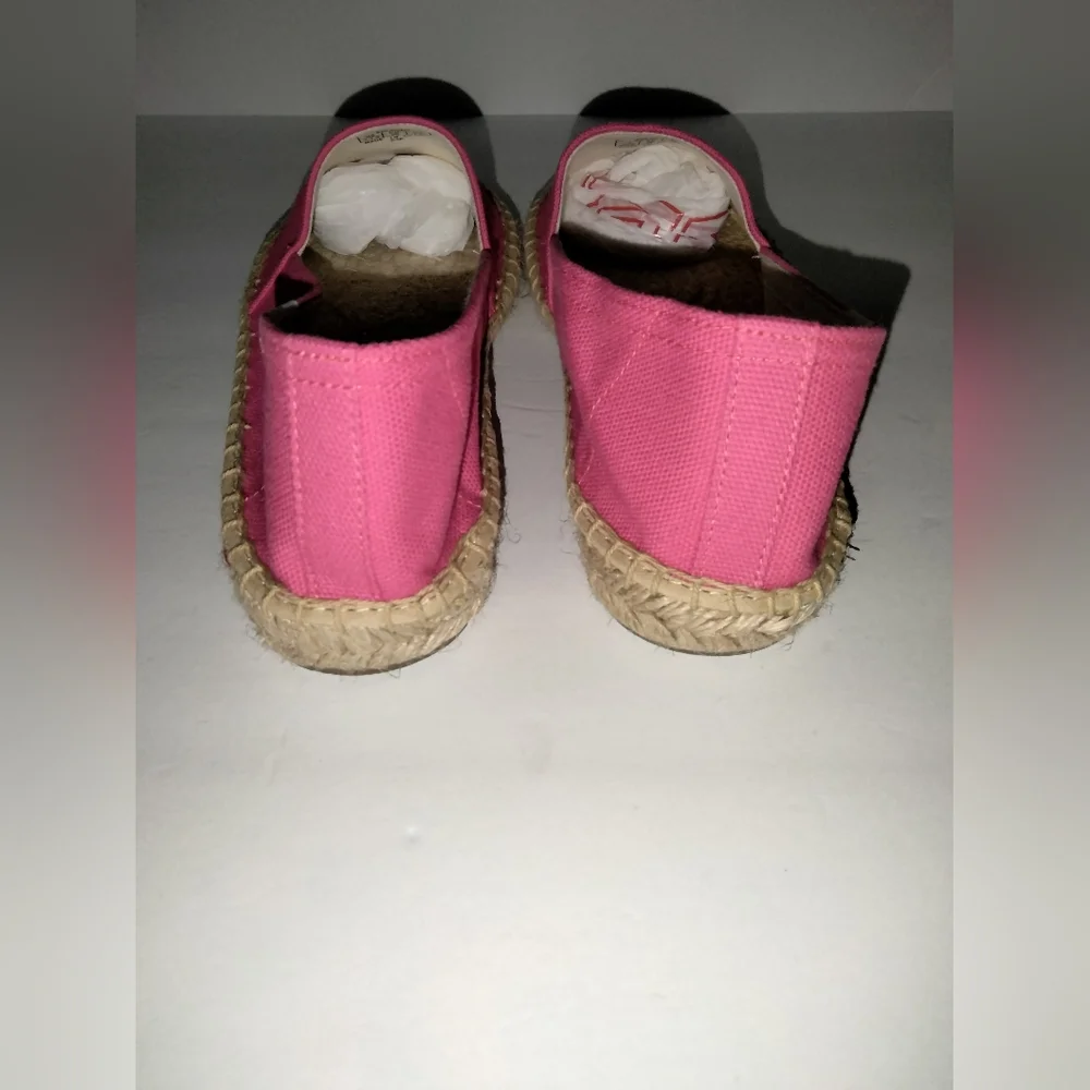 Soludos (Size 7-7.5) Pink Canvas Dali Original Slip-on Espadrilles (Like New)